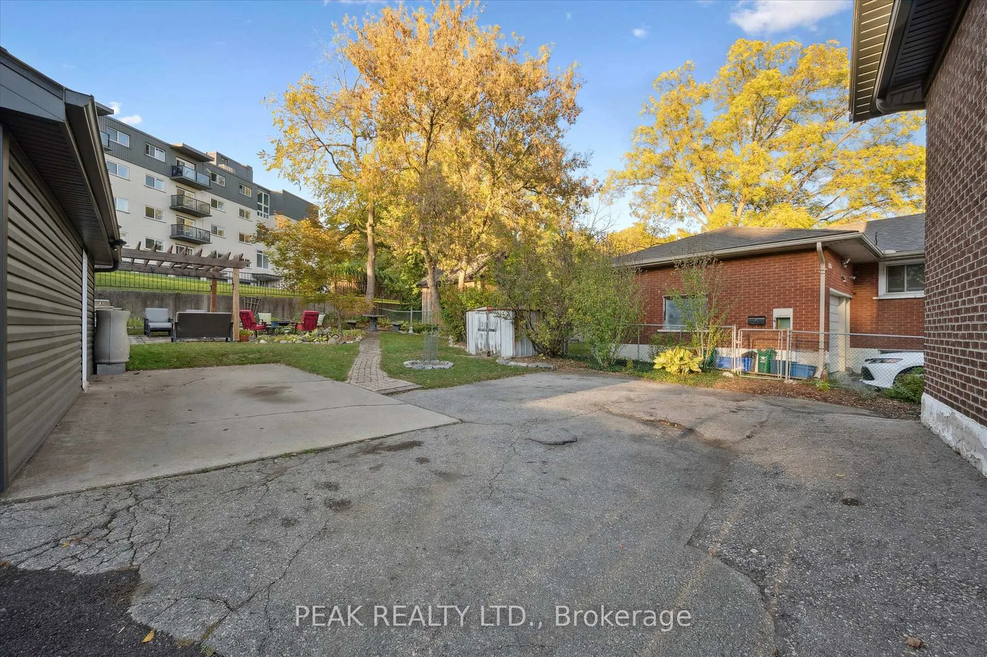 Photo 27 of 482 Wellington Street N, Kitchener — HOMEH