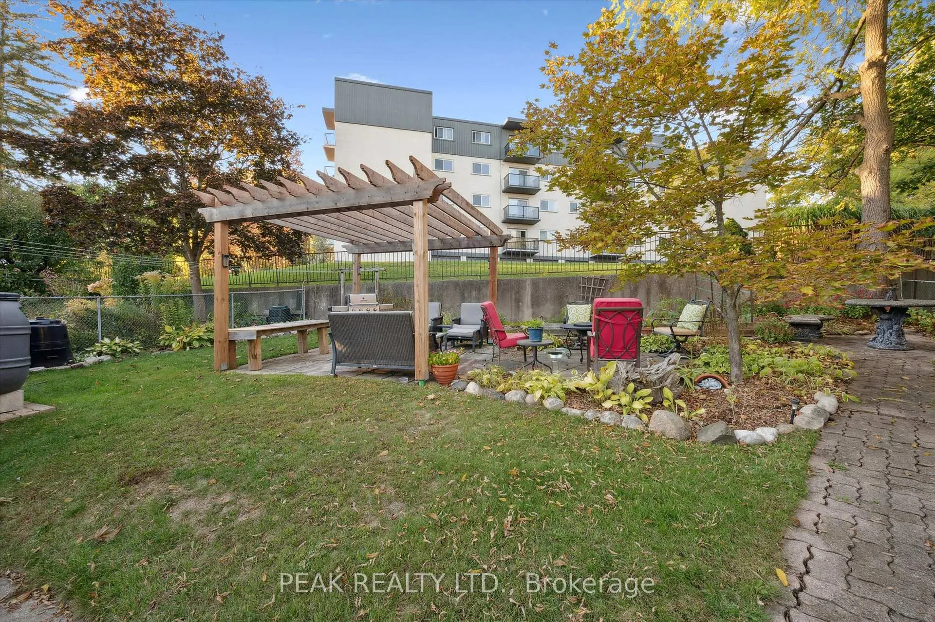 Photo 29 of 482 Wellington Street N, Kitchener — HOMEH
