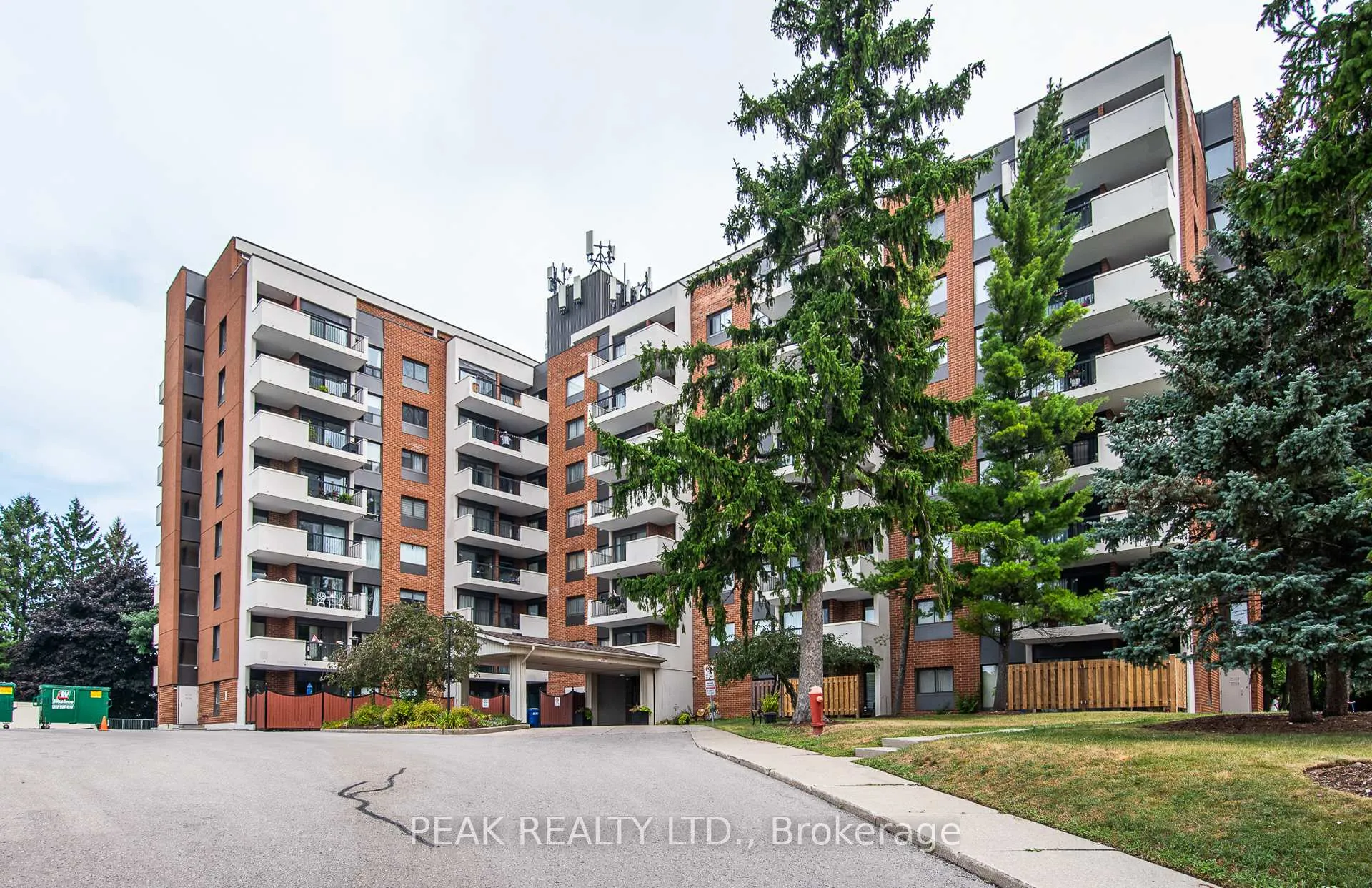 Front of Unit 807, 260 Sheldon Avenue N