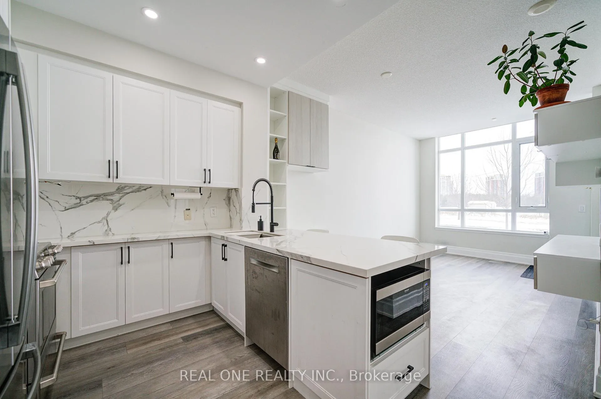 Photo 7 of Unit 107, 111 Upper Duke Crescent, Markham, Unionville — HOMEH