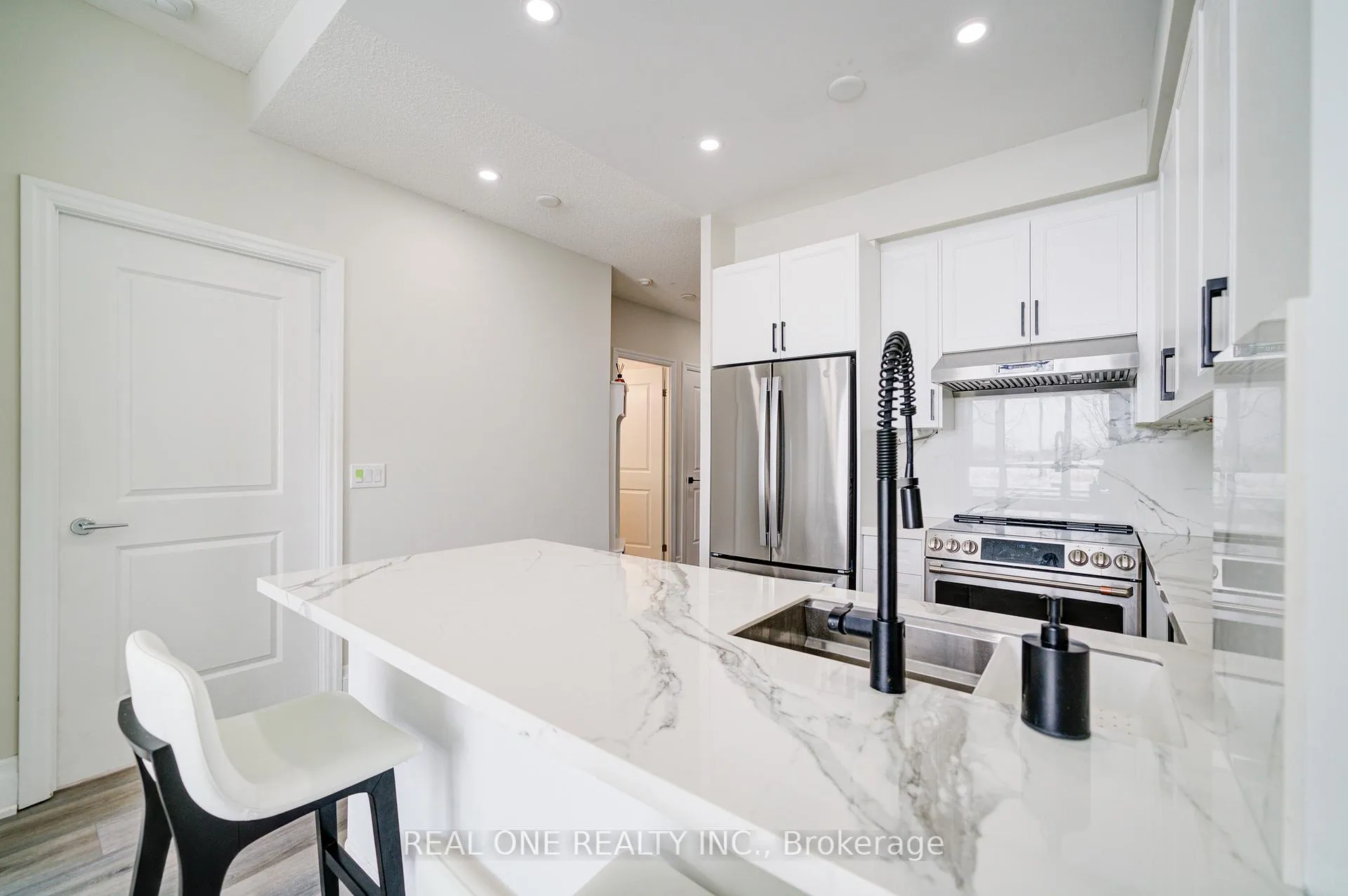 Photo 11 of Unit 107, 111 Upper Duke Crescent, Markham, Unionville — HOMEH