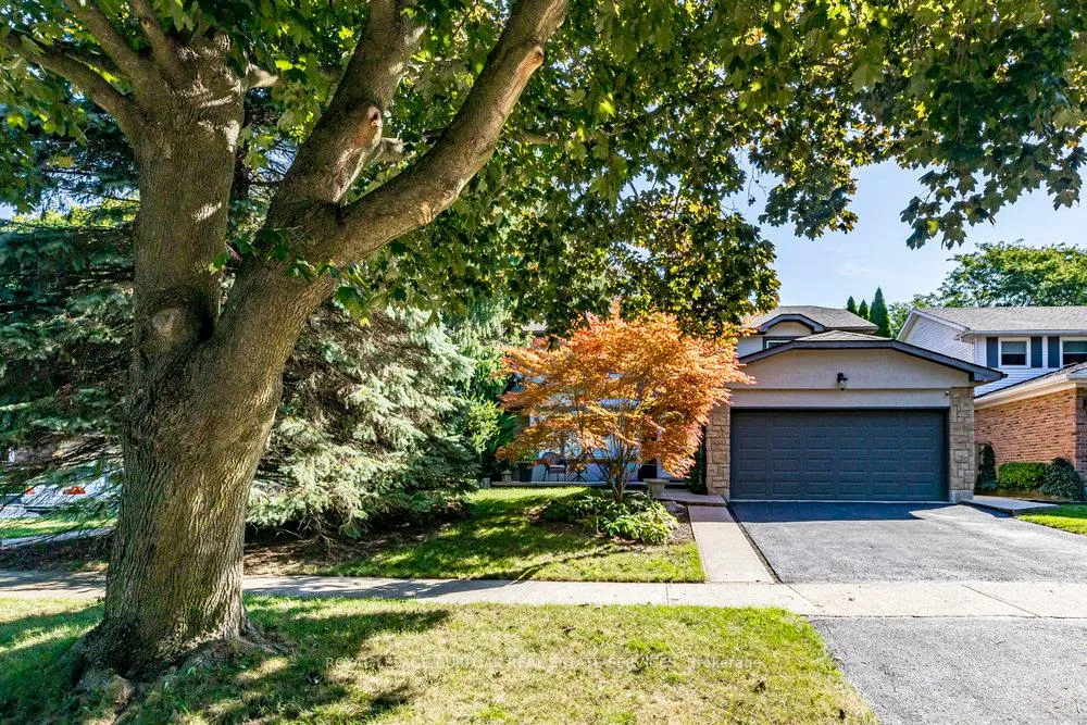 Photo 3 of 19 Fieldgate Street, Hamilton, Dundas — HOMEH