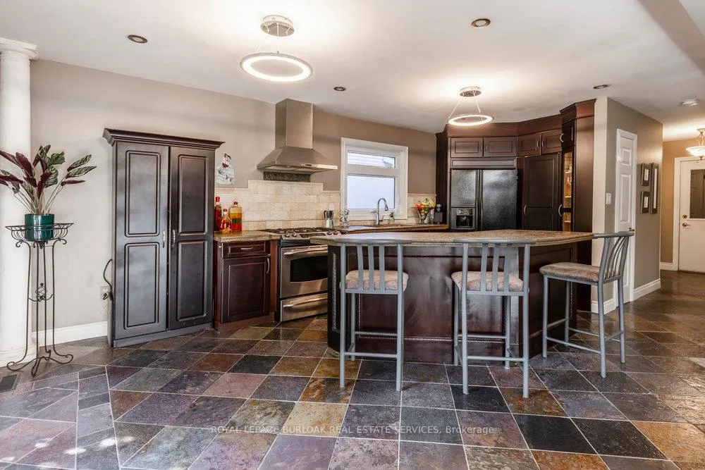 Photo 7 of 19 Fieldgate Street, Hamilton, Dundas — HOMEH