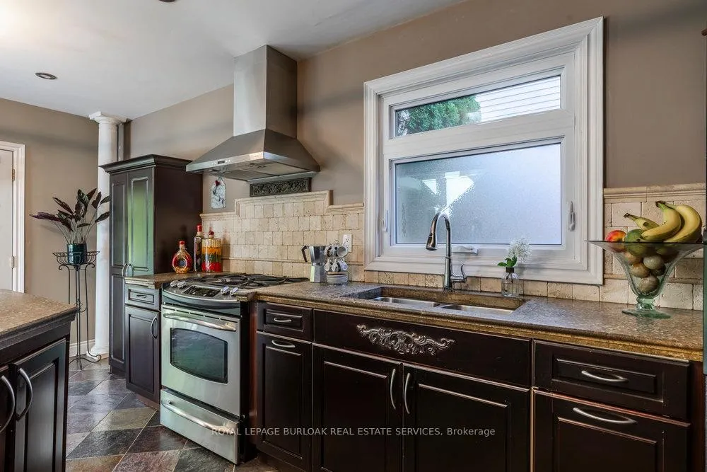 Photo 9 of 19 Fieldgate Street, Hamilton, Dundas — HOMEH
