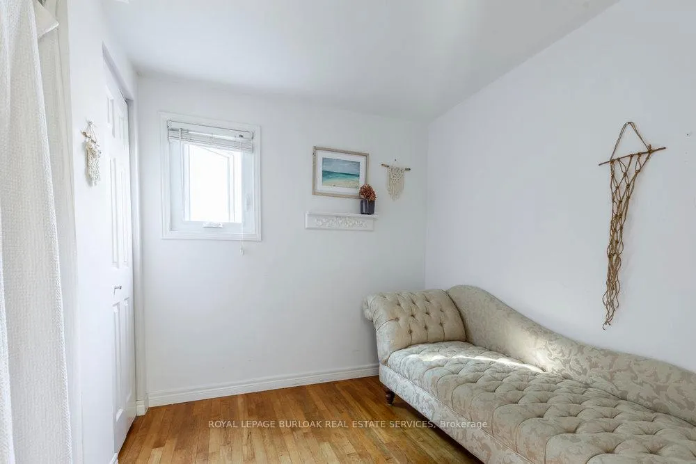 Photo 20 of 19 Fieldgate Street, Hamilton, Dundas — HOMEH