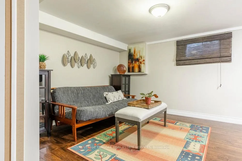 Photo 23 of 19 Fieldgate Street, Hamilton, Dundas — HOMEH