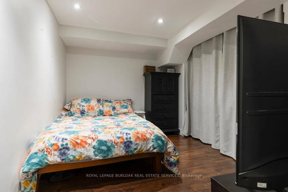 Photo 28 of 19 Fieldgate Street, Hamilton, Dundas — HOMEH