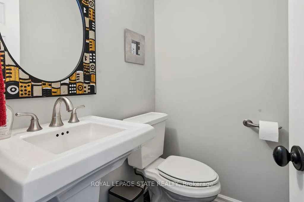 Photo 5 of 574 Tomahawk Crescent, Hamilton, Ancaster — HOMEH
