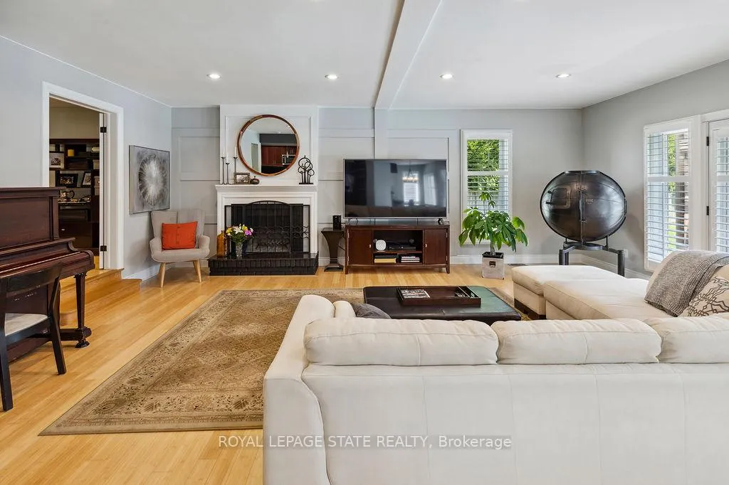 Photo 7 of 574 Tomahawk Crescent, Hamilton, Ancaster — HOMEH