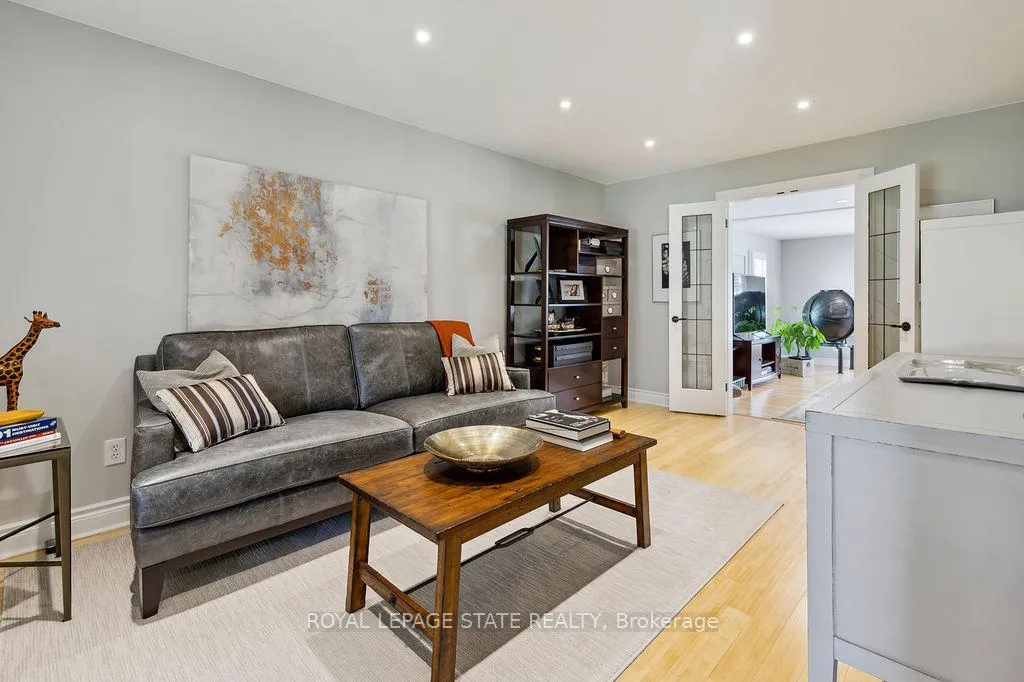 Photo 16 of 574 Tomahawk Crescent, Hamilton, Ancaster — HOMEH