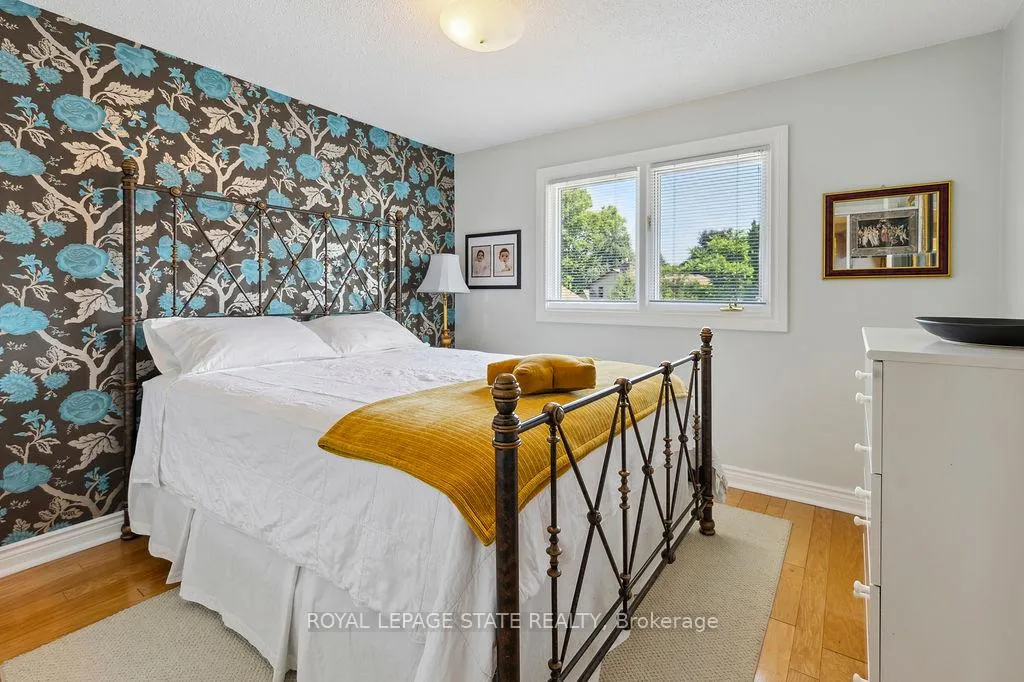 Photo 23 of 574 Tomahawk Crescent, Hamilton, Ancaster — HOMEH