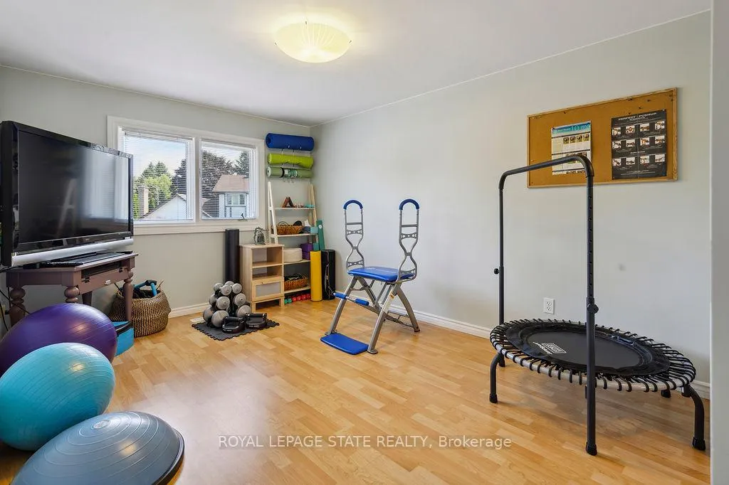 Photo 25 of 574 Tomahawk Crescent, Hamilton, Ancaster — HOMEH