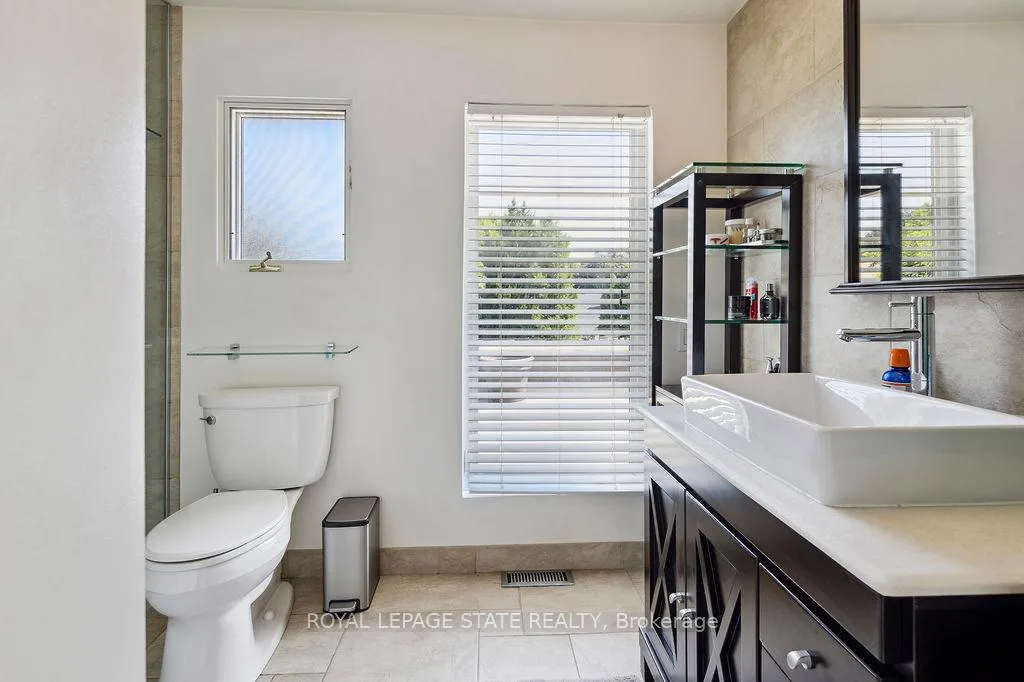 Photo 26 of 574 Tomahawk Crescent, Hamilton, Ancaster — HOMEH