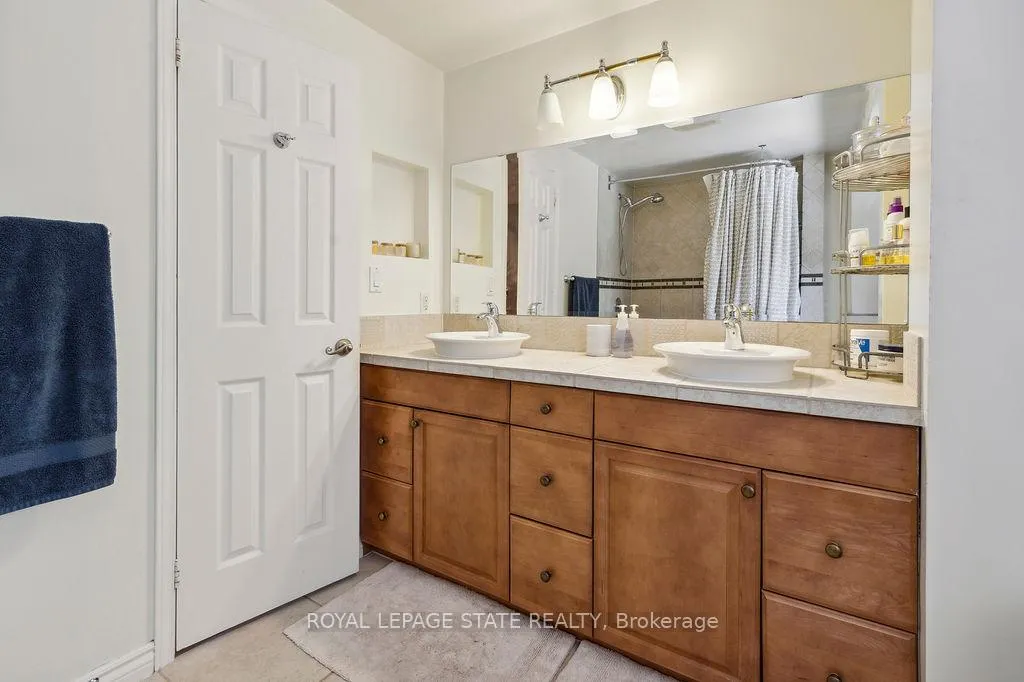 Photo 28 of 574 Tomahawk Crescent, Hamilton, Ancaster — HOMEH