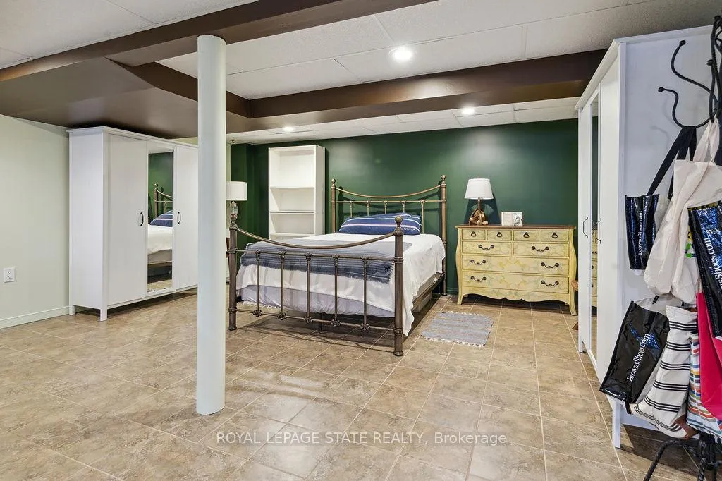 Photo 30 of 574 Tomahawk Crescent, Hamilton, Ancaster — HOMEH