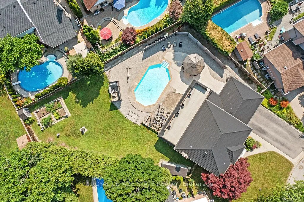 Photo 40 of 574 Tomahawk Crescent, Hamilton, Ancaster — HOMEH