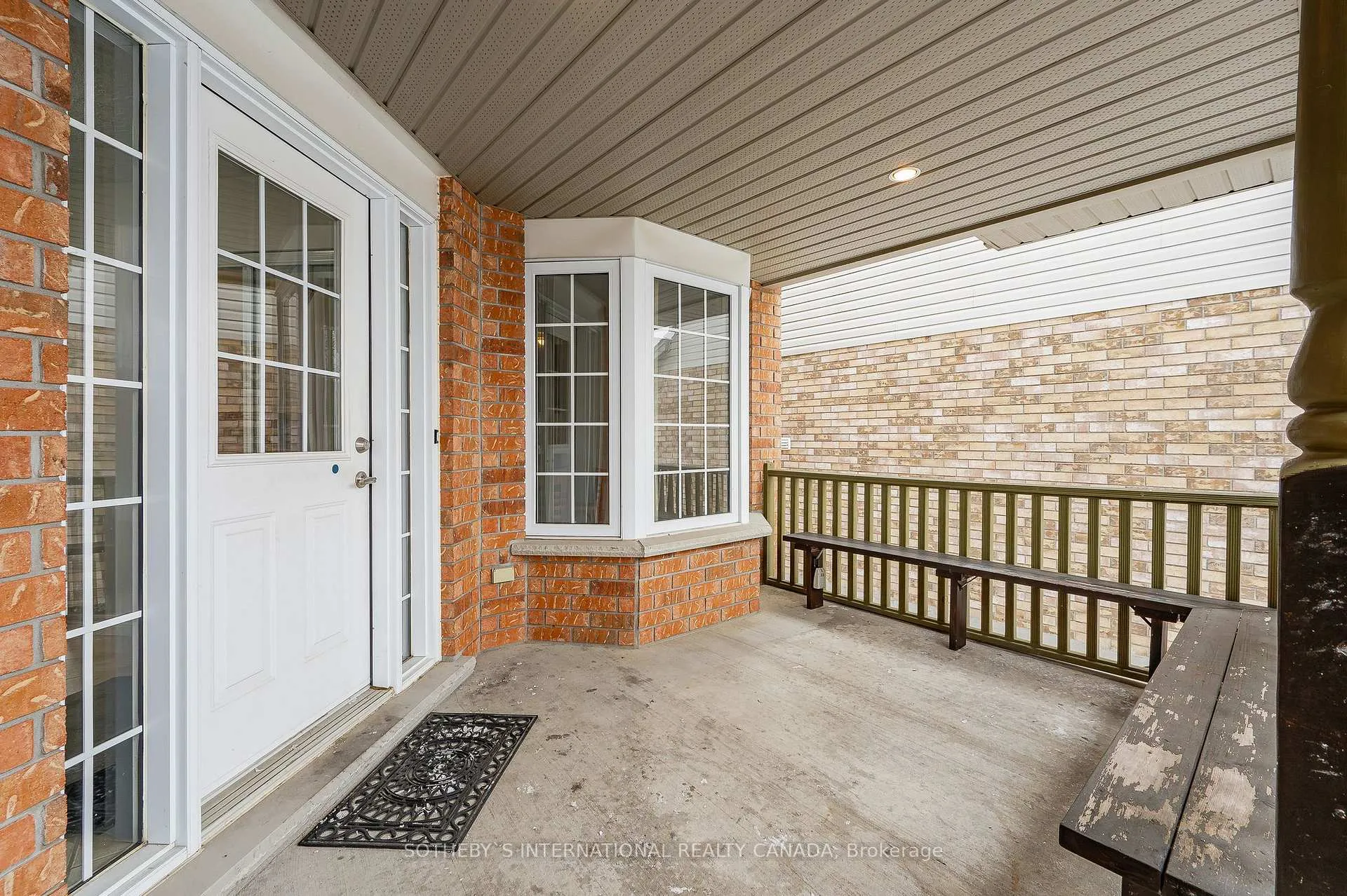 Photo 3 of 218 Doon Mills Drive, Kitchener — HOMEH