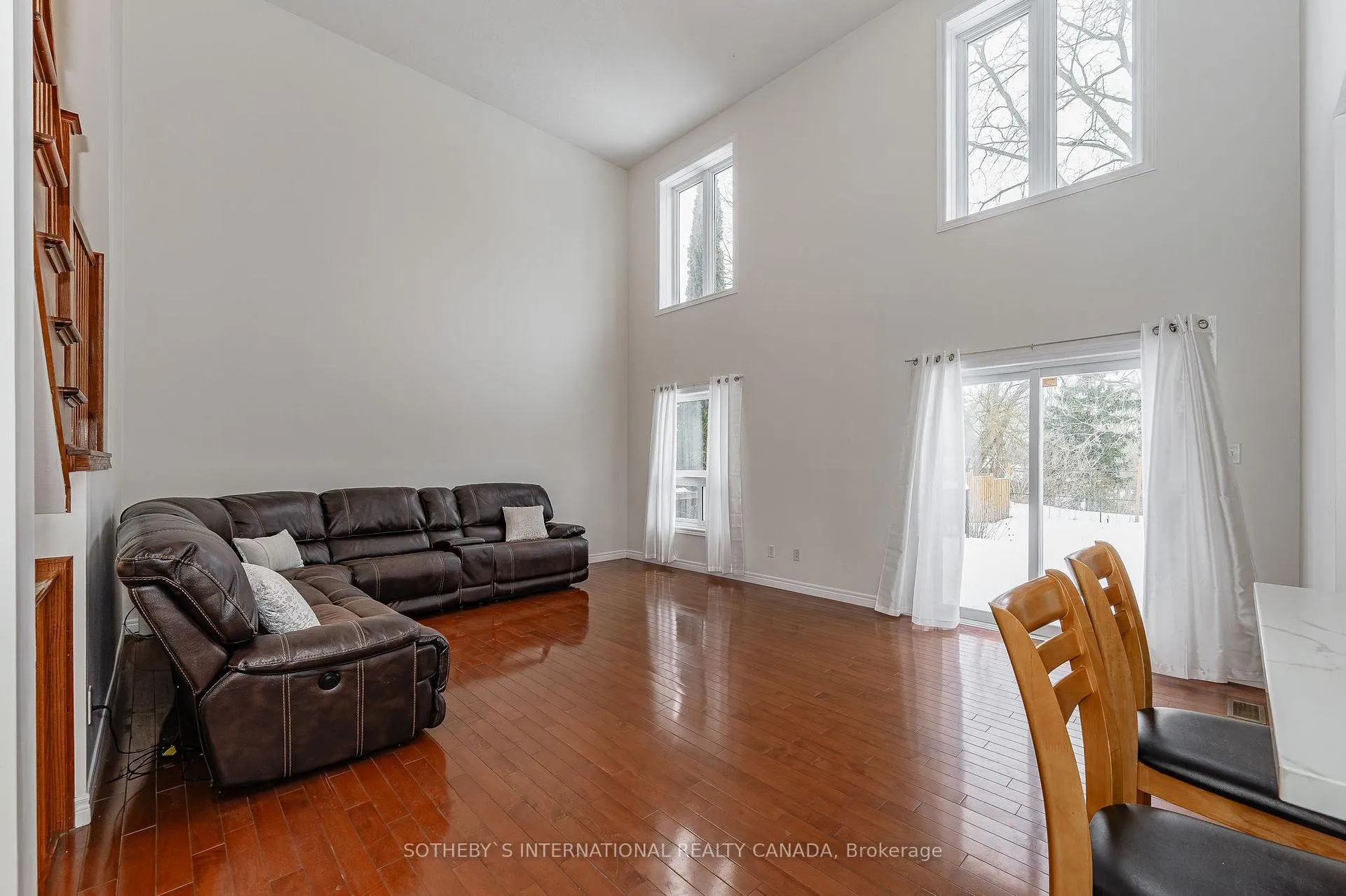Photo 5 of 218 Doon Mills Drive, Kitchener — HOMEH