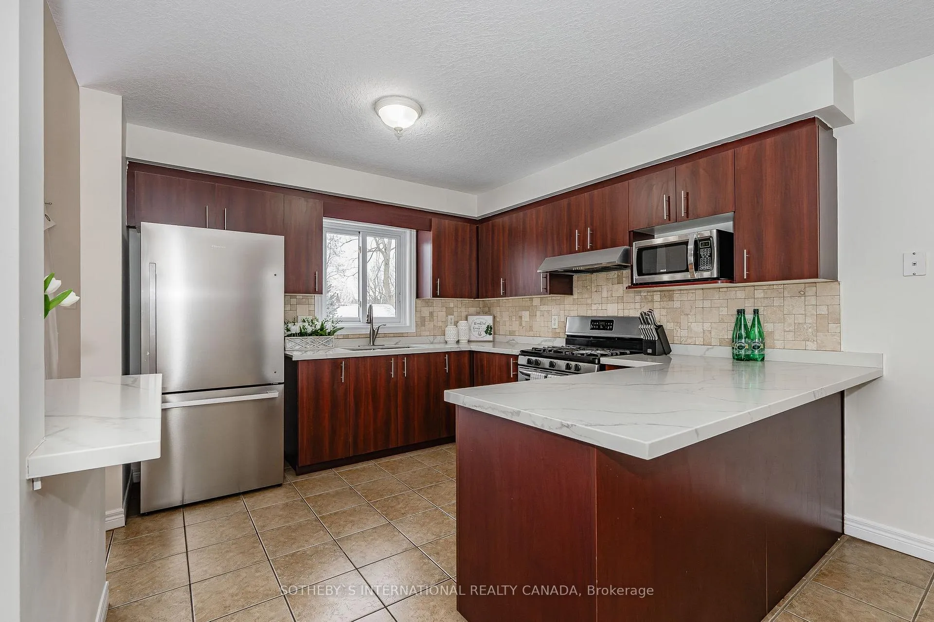 Photo 13 of 218 Doon Mills Drive, Kitchener — HOMEH