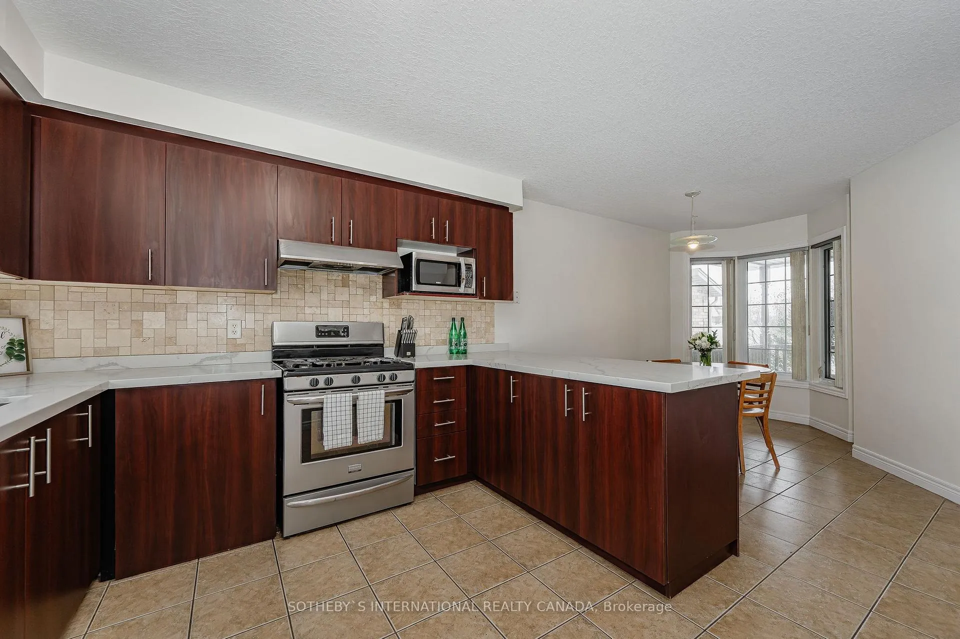 Photo 14 of 218 Doon Mills Drive, Kitchener — HOMEH