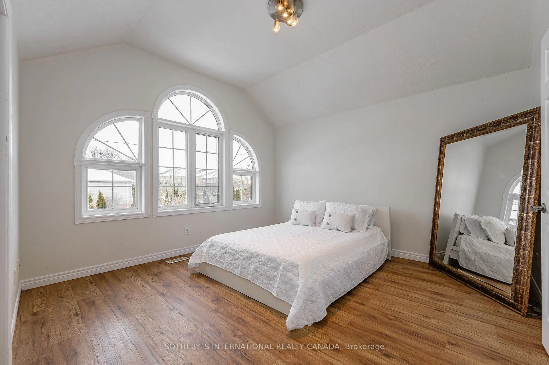 Photo 22 of 218 Doon Mills Drive, Kitchener — HOMEH