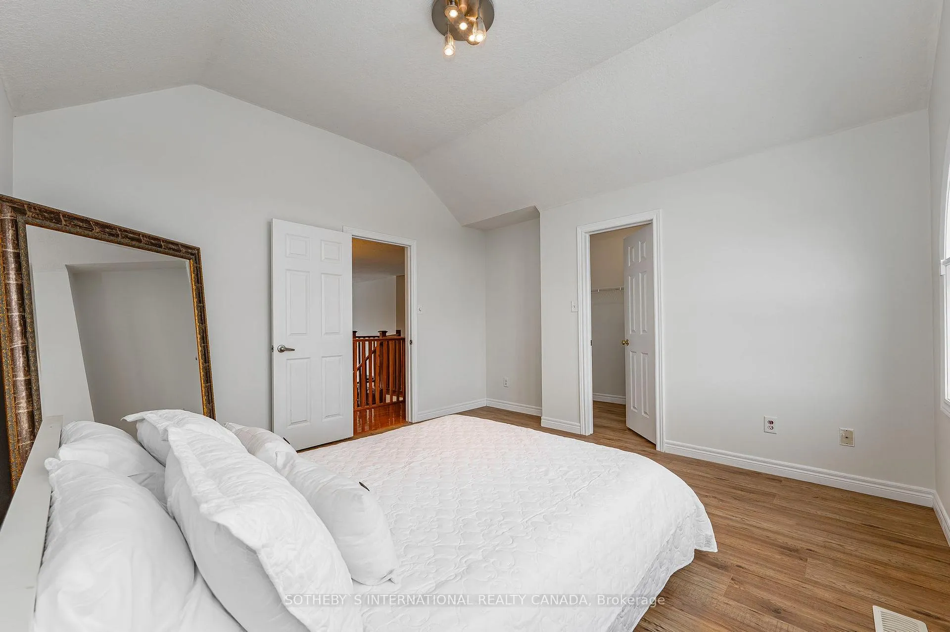 Photo 23 of 218 Doon Mills Drive, Kitchener — HOMEH