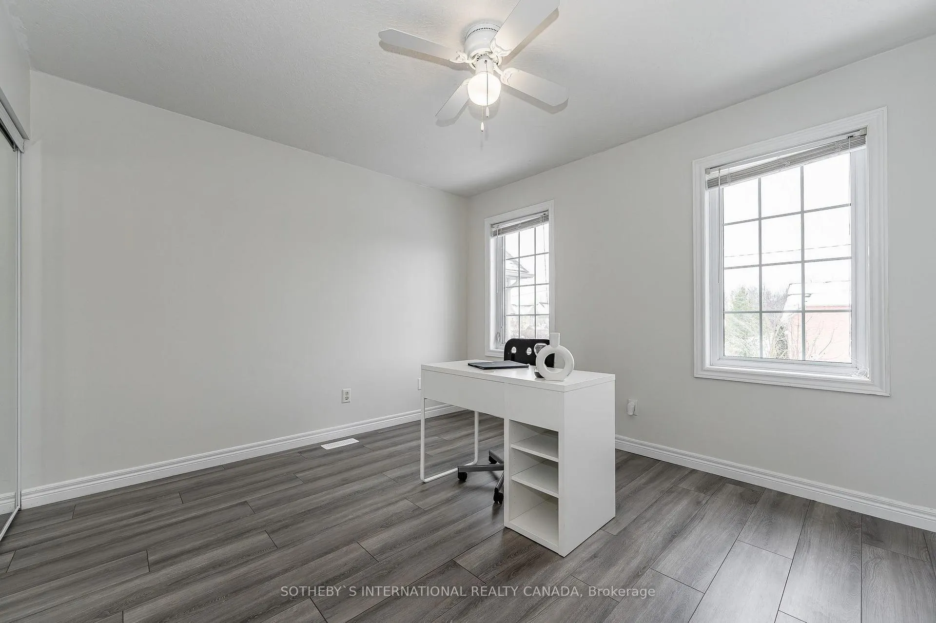 Photo 25 of 218 Doon Mills Drive, Kitchener — HOMEH