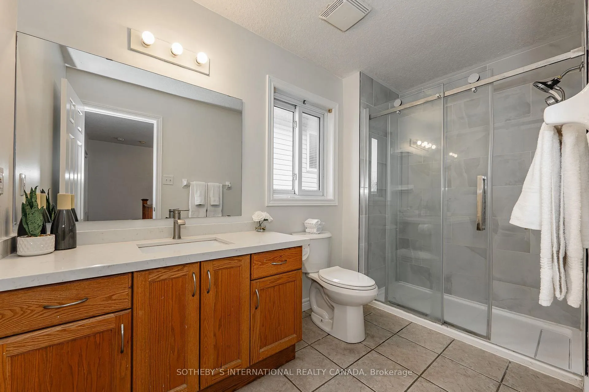 Photo 29 of 218 Doon Mills Drive, Kitchener — HOMEH