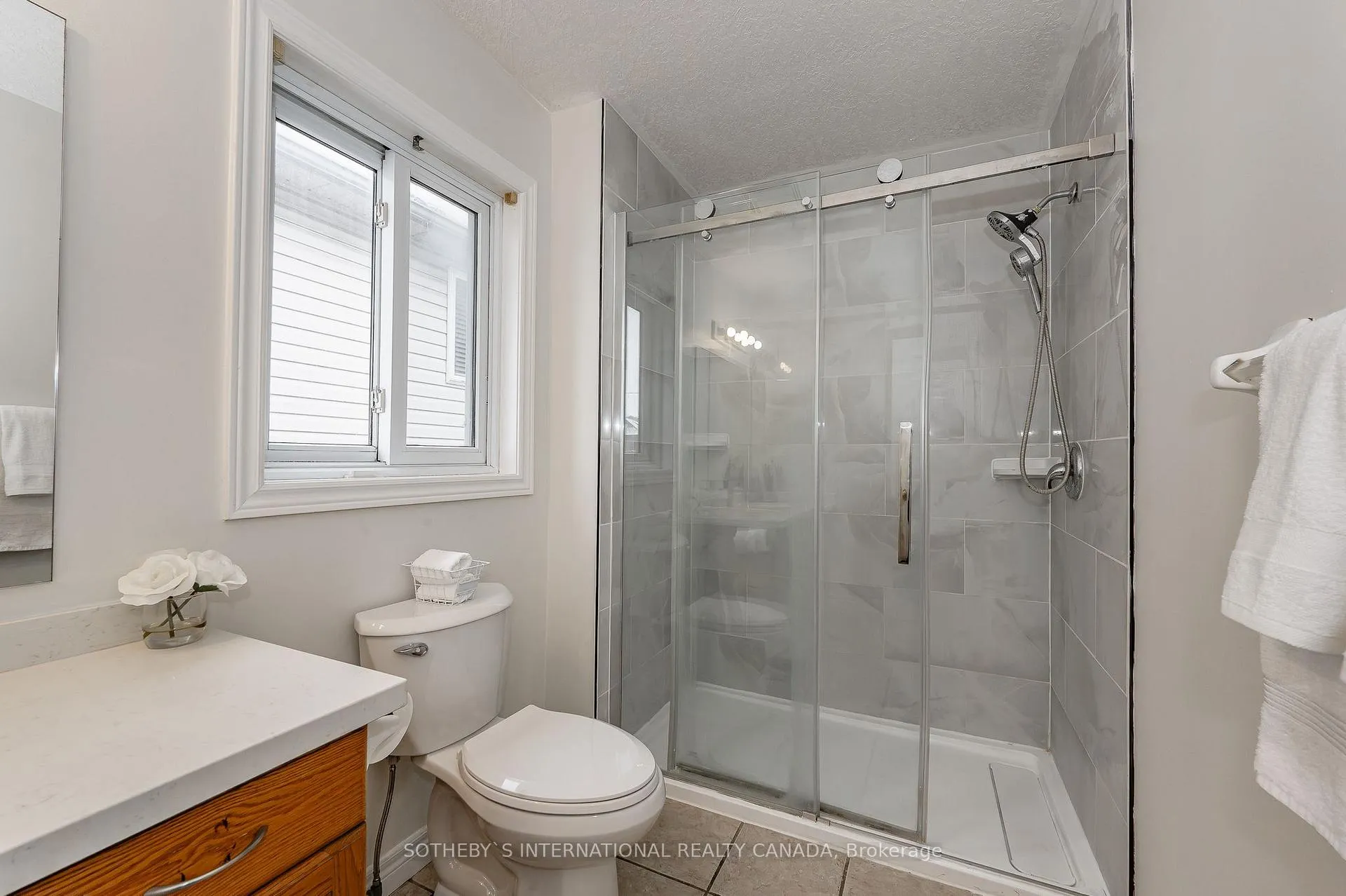 Photo 30 of 218 Doon Mills Drive, Kitchener — HOMEH
