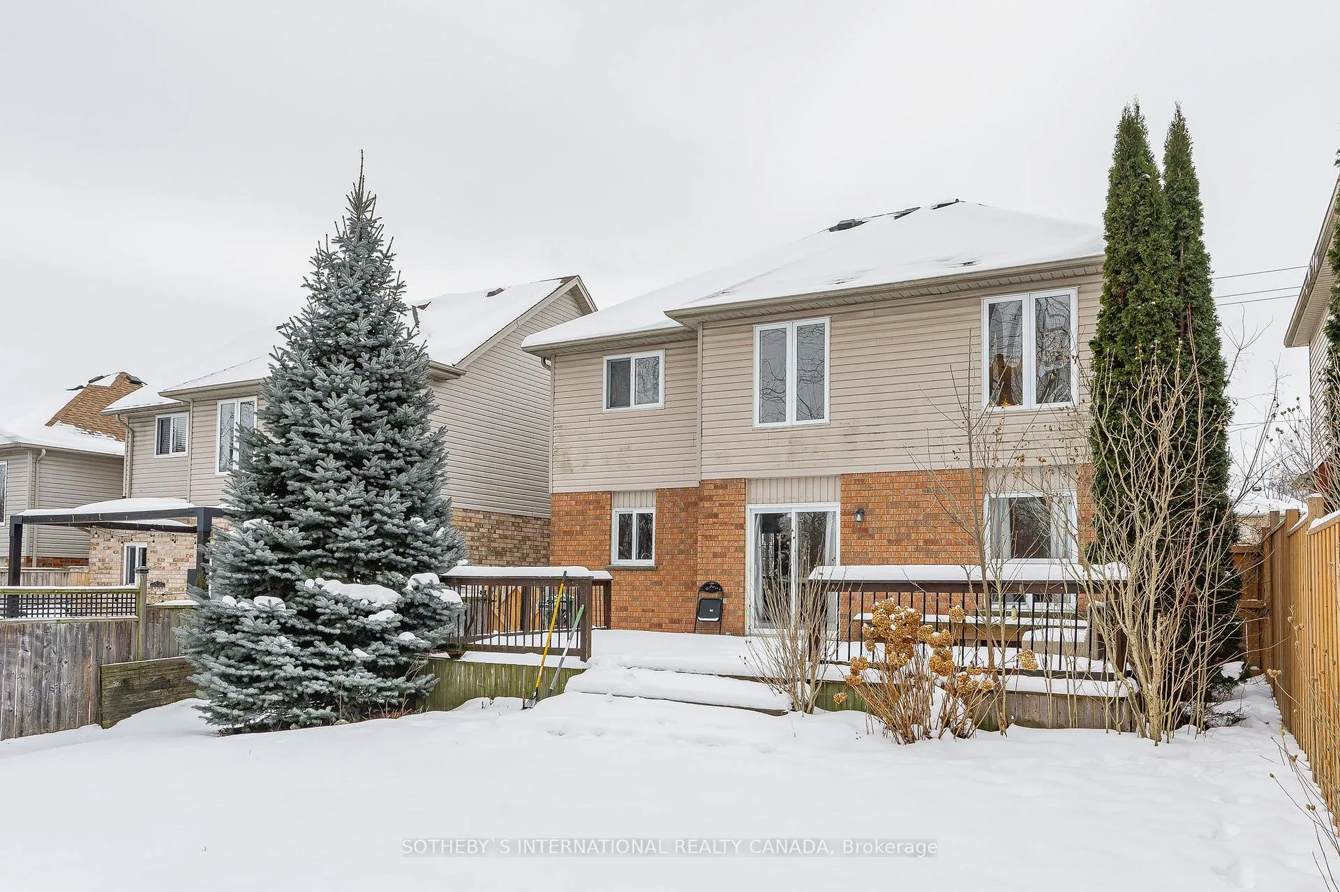Photo 31 of 218 Doon Mills Drive, Kitchener — HOMEH