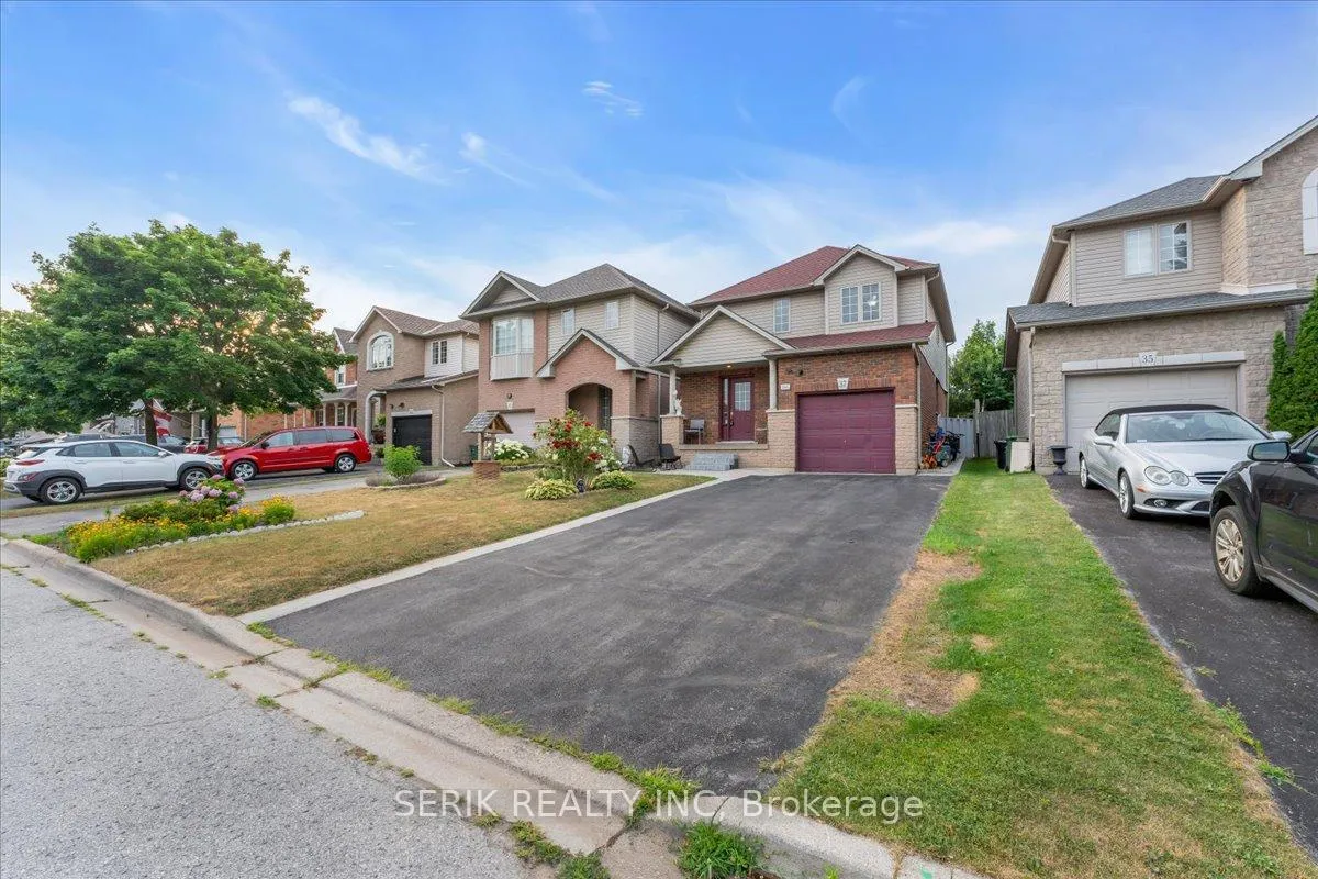 Photo 3 of 37 Kendrick Court, Hamilton, Ancaster — HOMEH