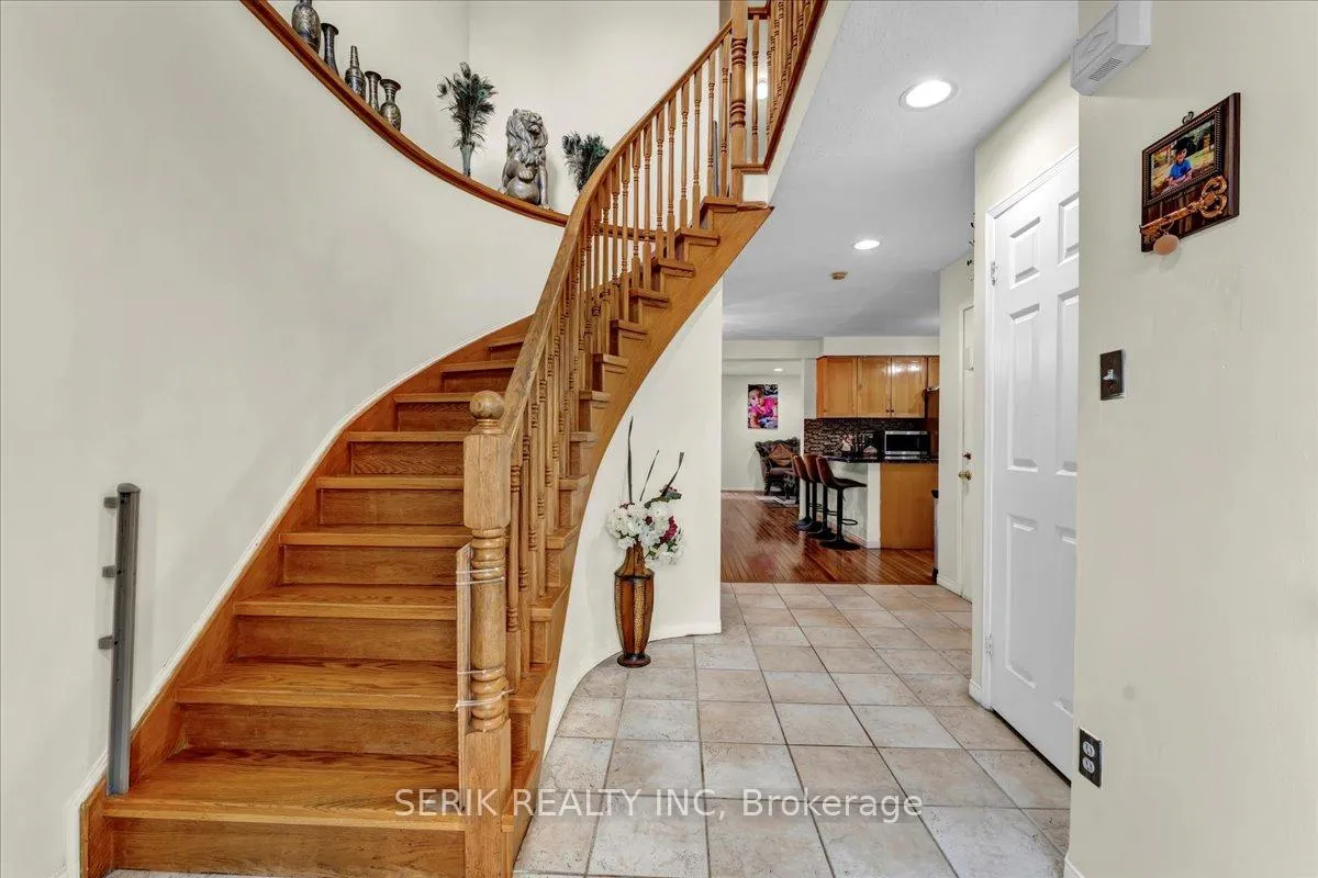 Photo 6 of 37 Kendrick Court, Hamilton, Ancaster — HOMEH