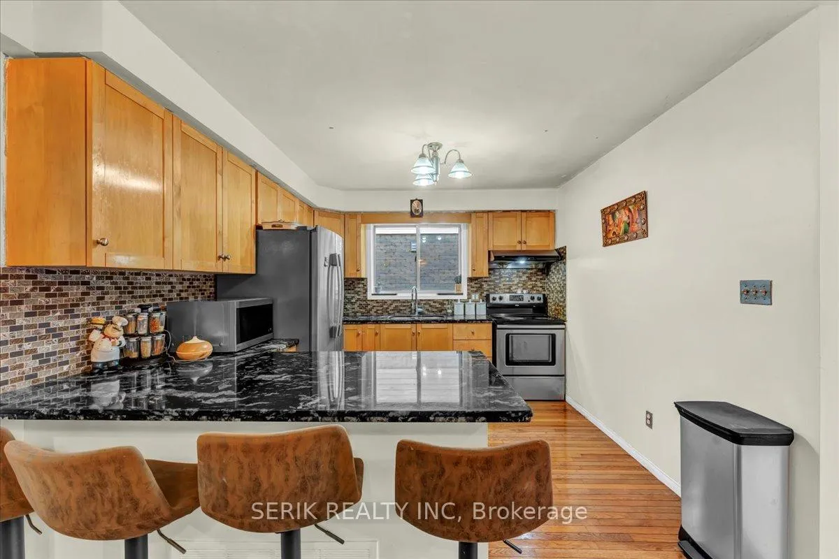 Photo 10 of 37 Kendrick Court, Hamilton, Ancaster — HOMEH