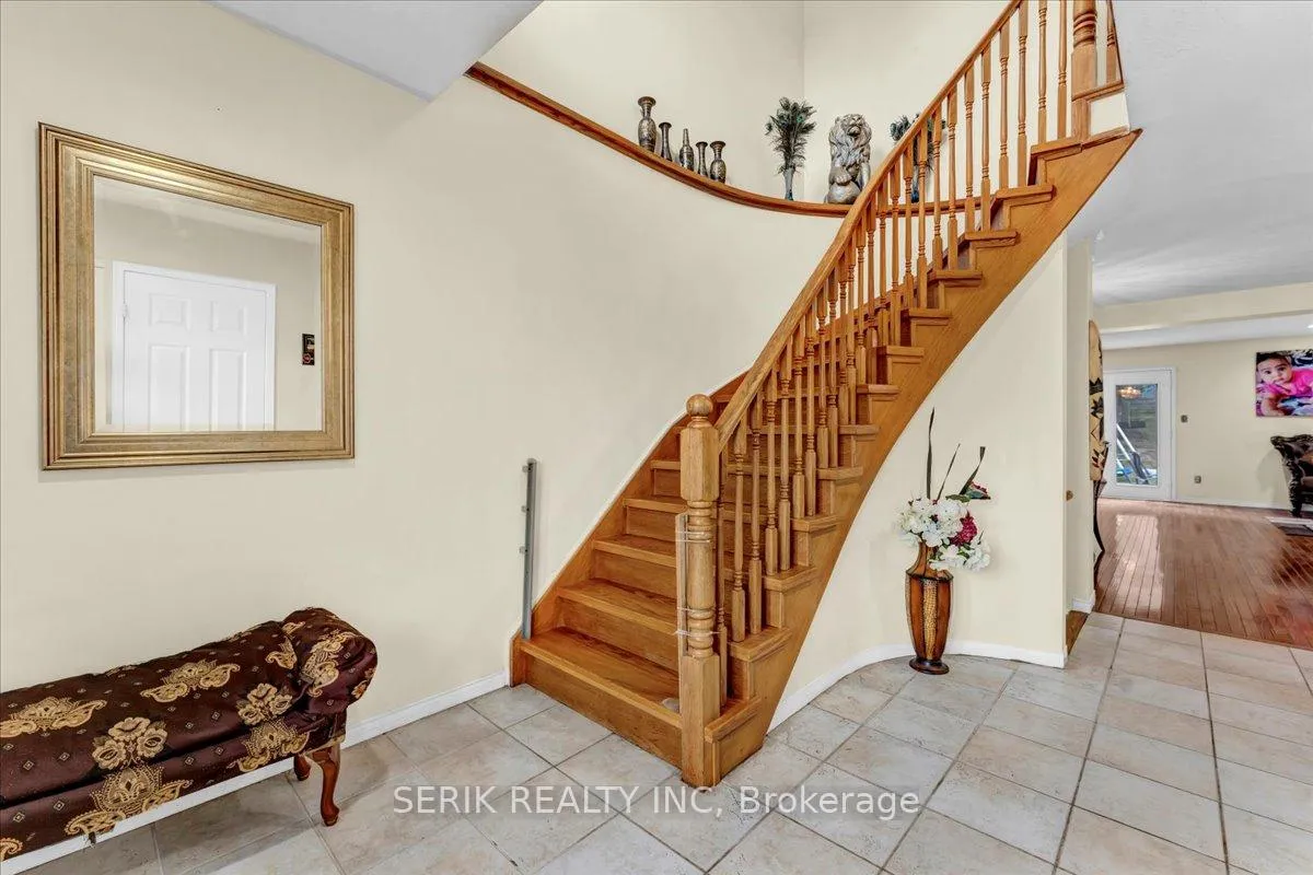 Photo 18 of 37 Kendrick Court, Hamilton, Ancaster — HOMEH