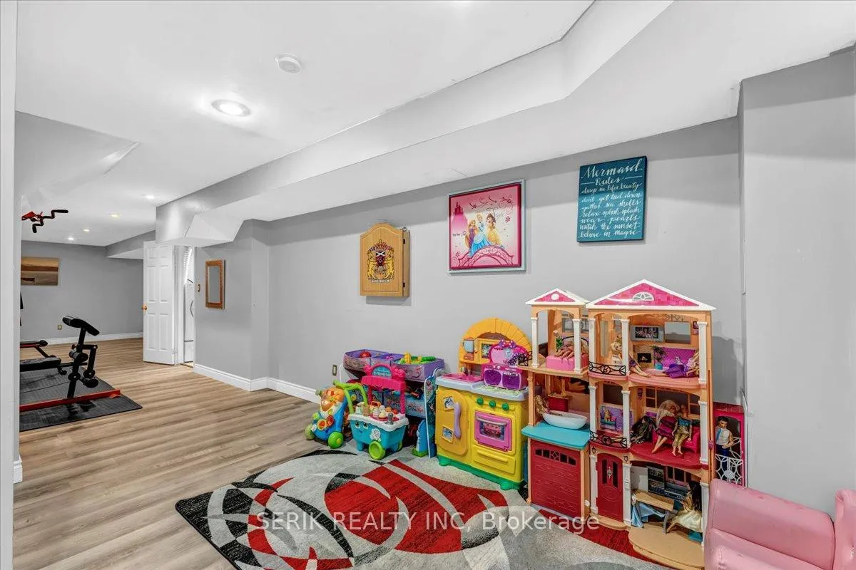 Photo 33 of 37 Kendrick Court, Hamilton, Ancaster — HOMEH