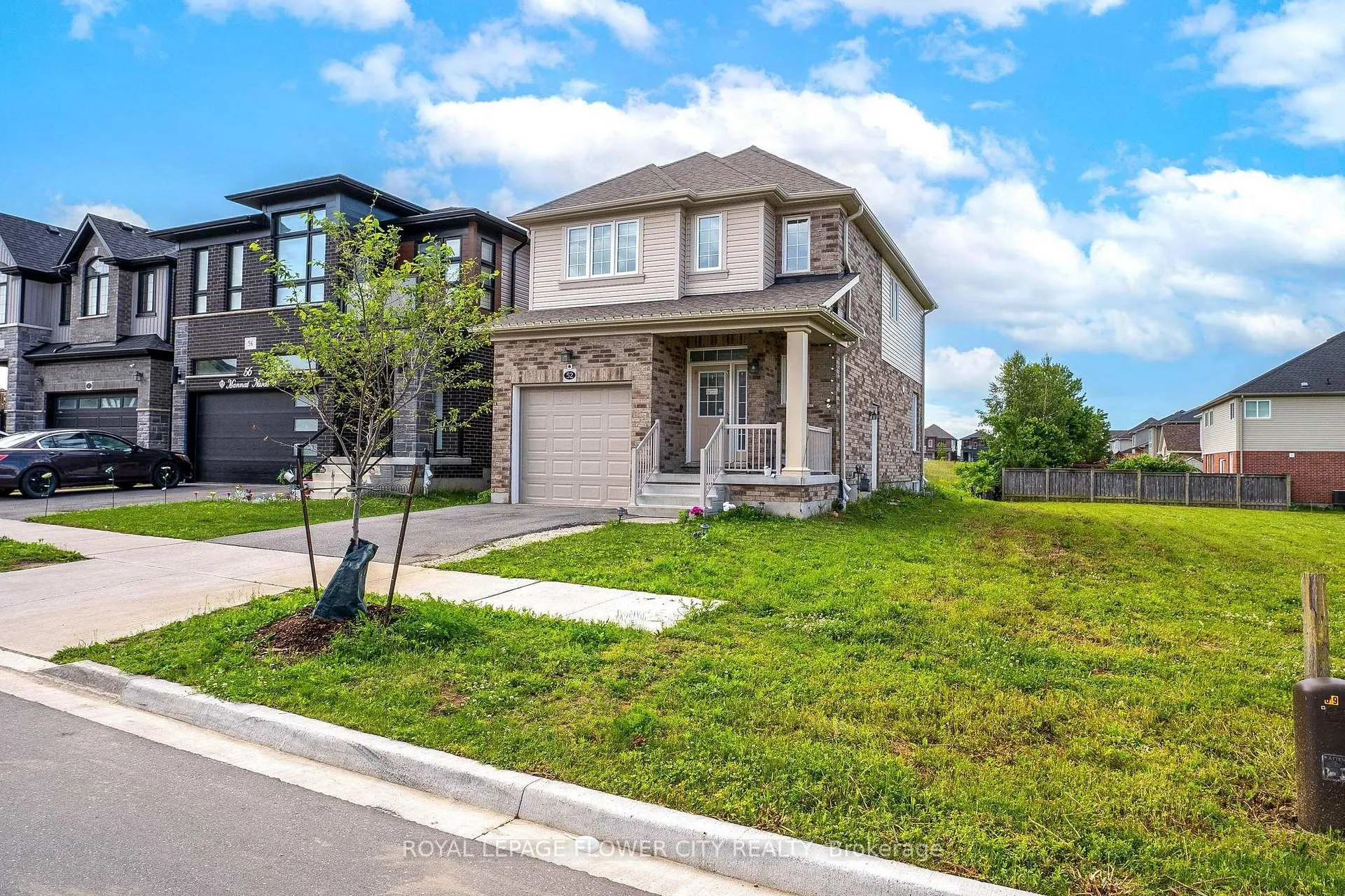 Photo 3 of 52 Monarch woods Drive W, Kitchener, Pioneer Park/Doon/Wyldwoods — HOMEH