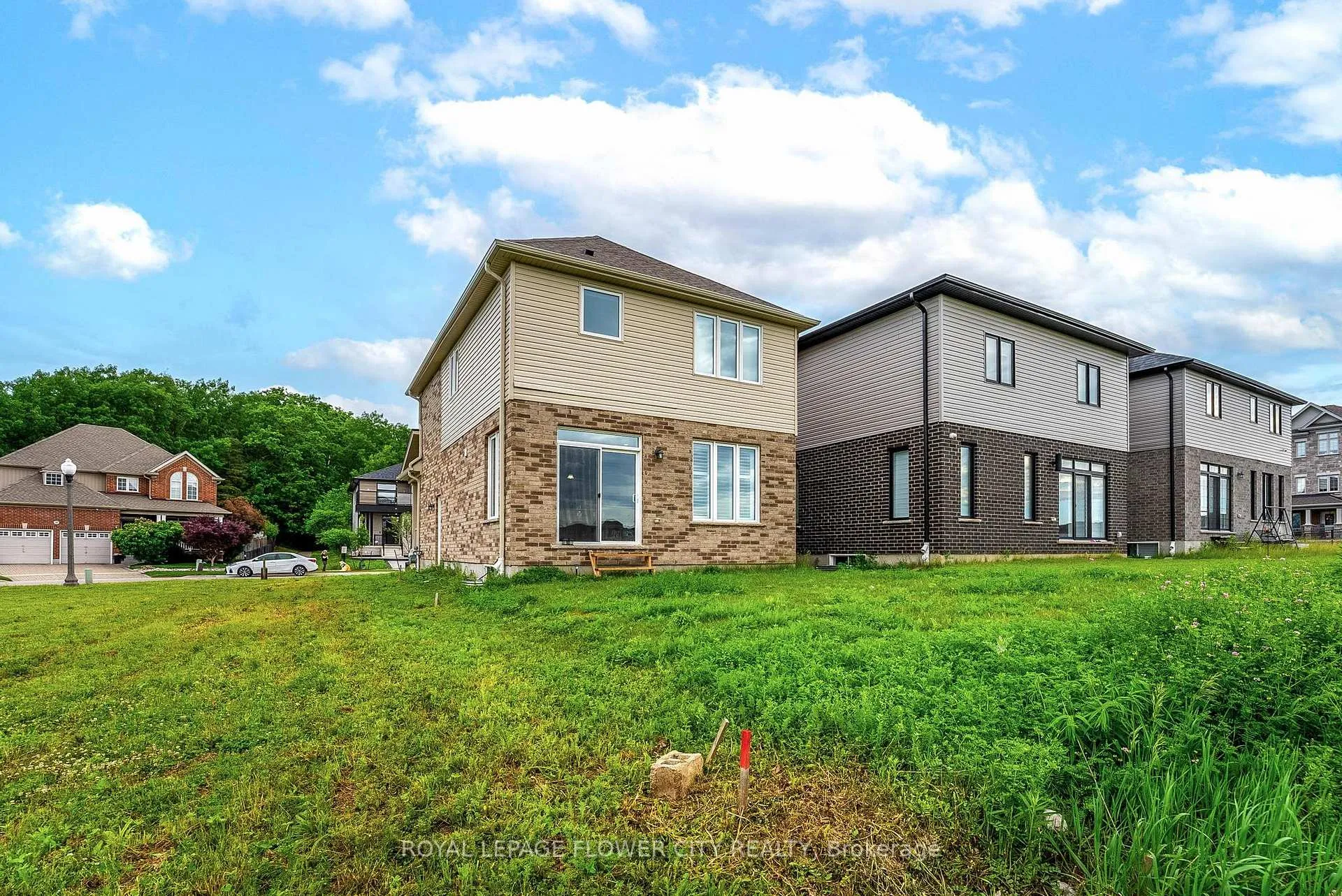 Photo 28 of 52 Monarch woods Drive W, Kitchener, Pioneer Park/Doon/Wyldwoods — HOMEH