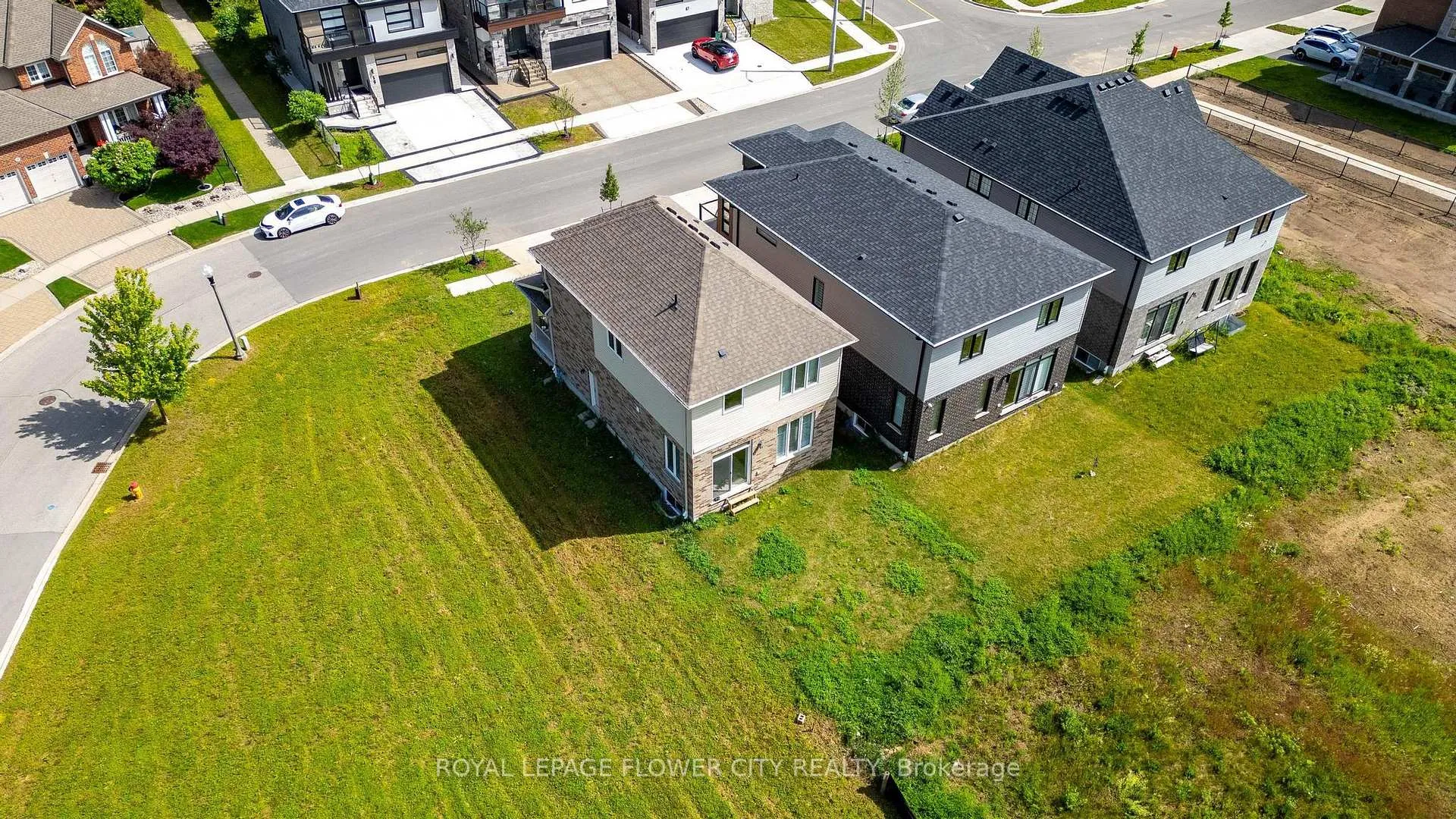 Photo 29 of 52 Monarch woods Drive W, Kitchener, Pioneer Park/Doon/Wyldwoods — HOMEH