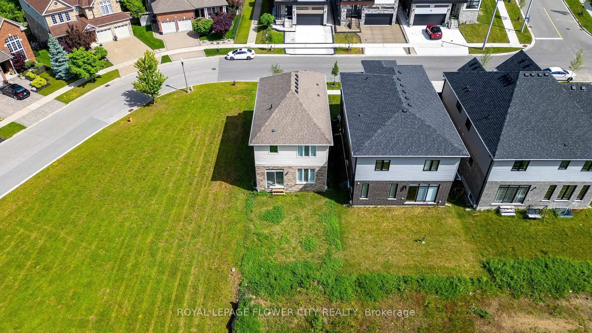 Photo 30 of 52 Monarch woods Drive W, Kitchener, Pioneer Park/Doon/Wyldwoods — HOMEH