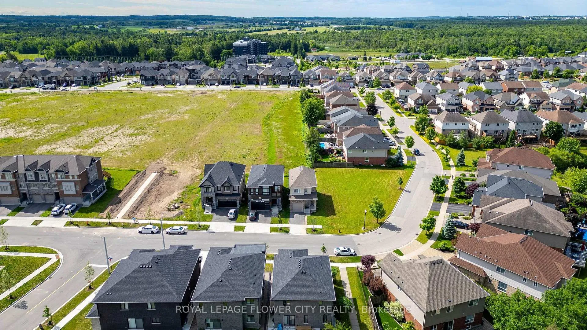 Photo 37 of 52 Monarch woods Drive W, Kitchener, Pioneer Park/Doon/Wyldwoods — HOMEH