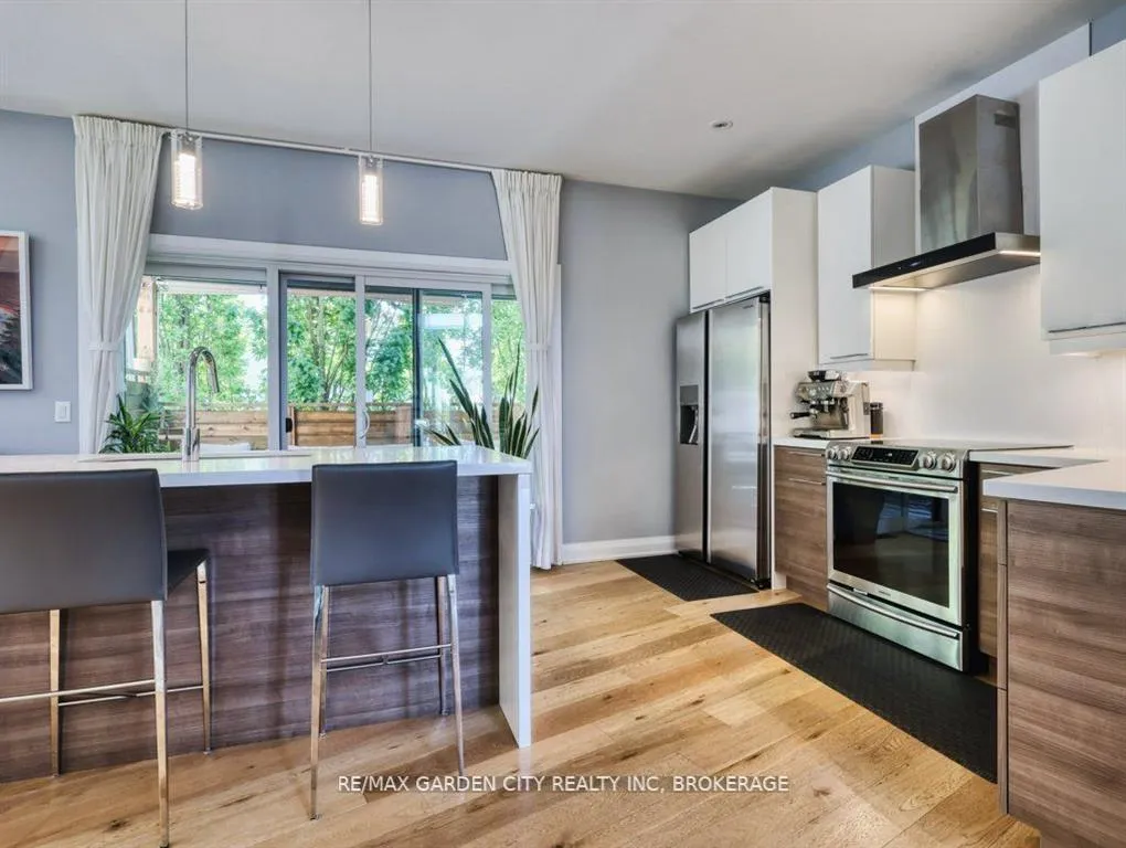 Photo 5 of 11 Beamer Court, Thorold, Confederation Heights — HOMEH