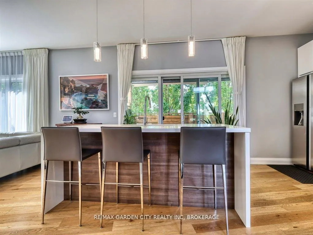 Photo 7 of 11 Beamer Court, Thorold, Confederation Heights — HOMEH