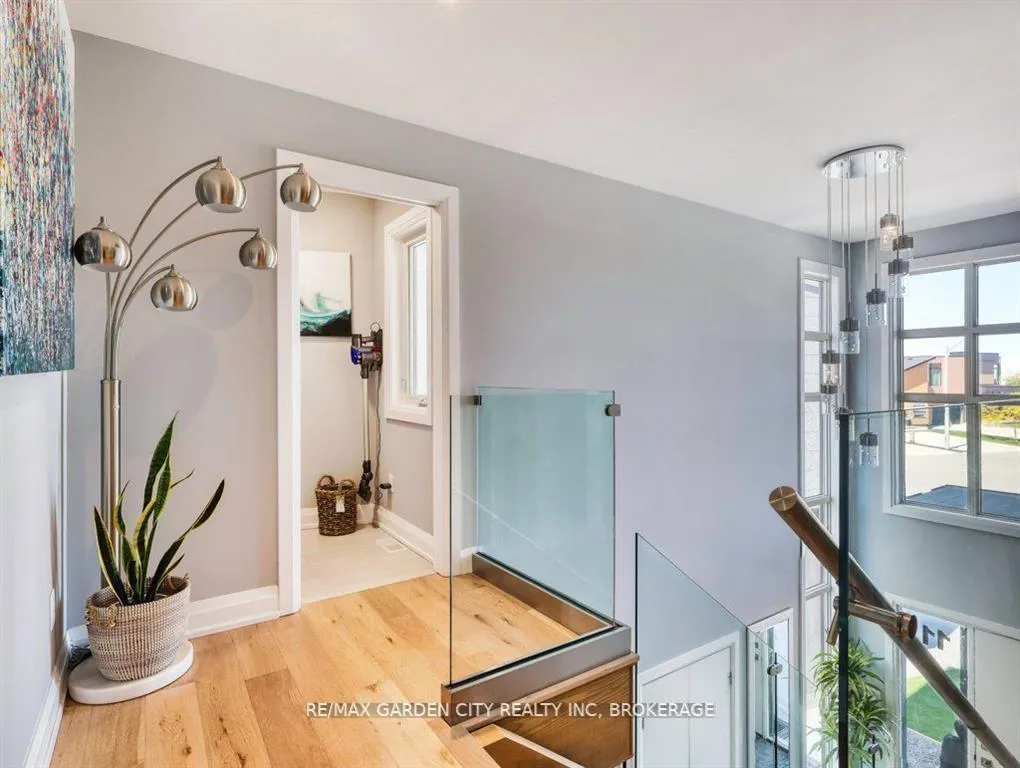 Photo 25 of 11 Beamer Court, Thorold, Confederation Heights — HOMEH