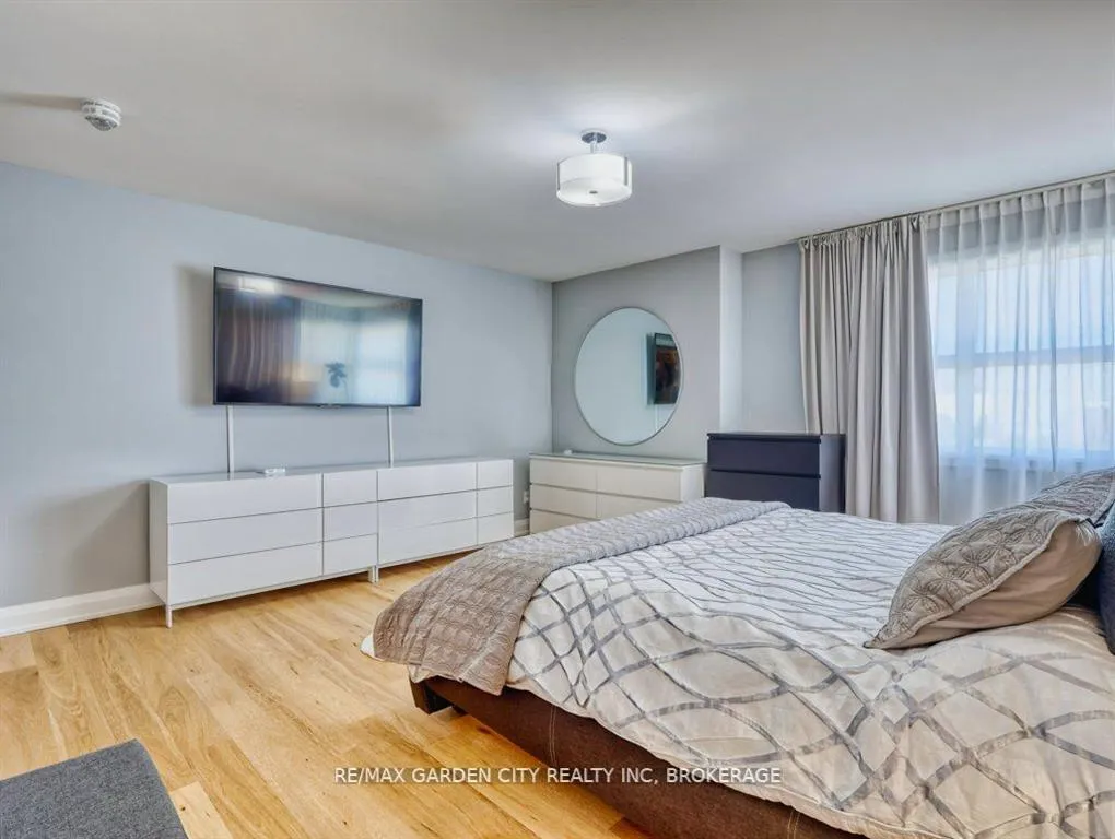 Photo 35 of 11 Beamer Court, Thorold, Confederation Heights — HOMEH