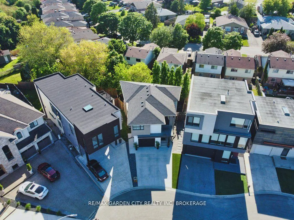 Photo 46 of 11 Beamer Court, Thorold, Confederation Heights — HOMEH