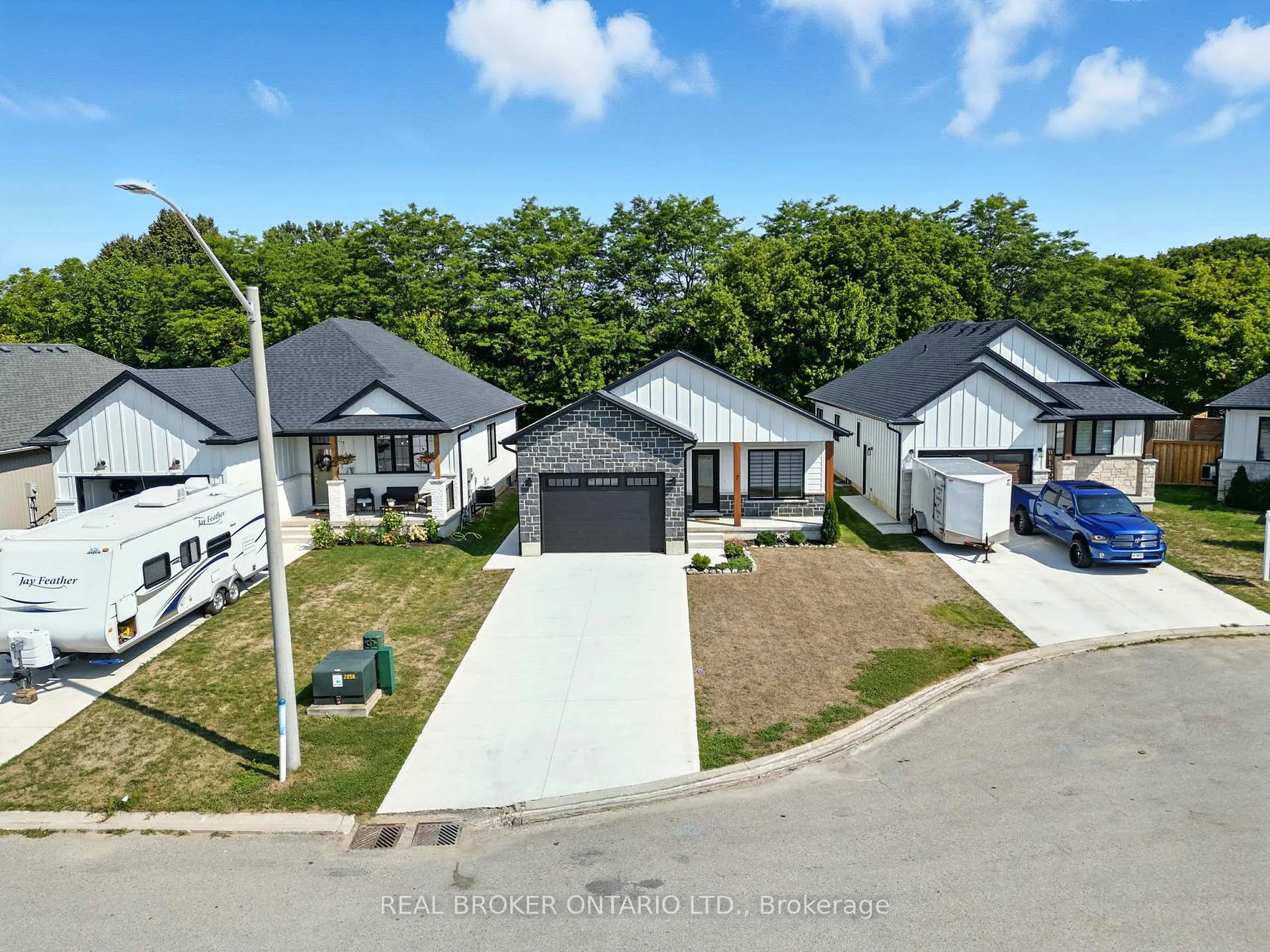 Photo 4 of 7 MacNeil Court E, Bayham, Port Burwell — HOMEH
