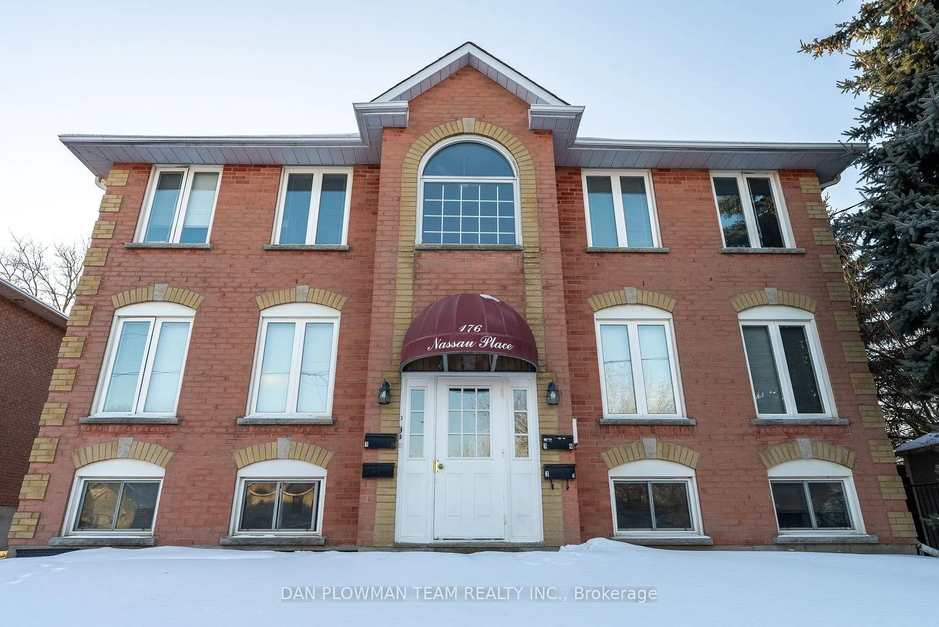 Front of 176 Nassau Street