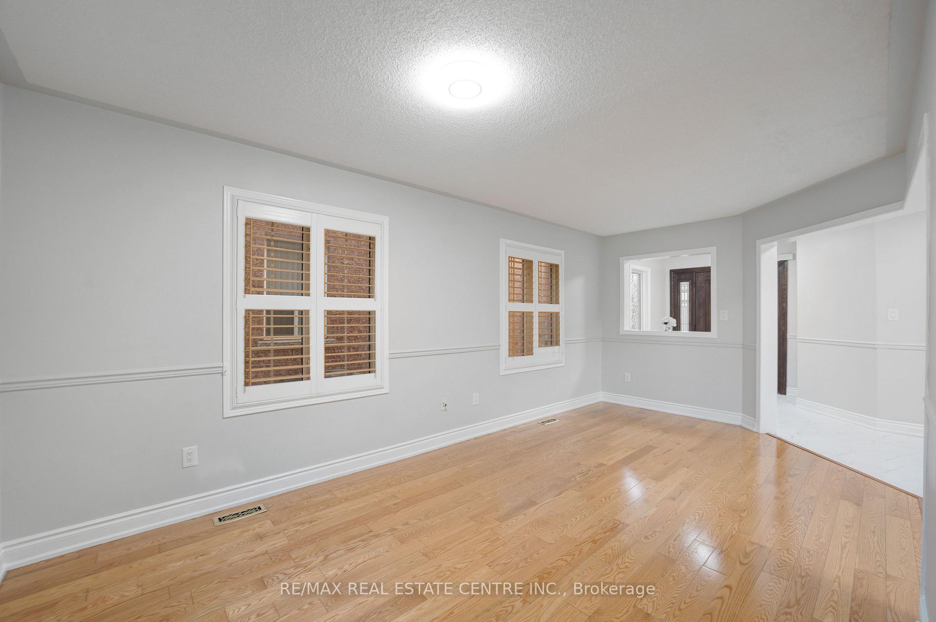 Photo 4 of 9 Amethyst Circle S, Brampton, Bram East — HOMEH