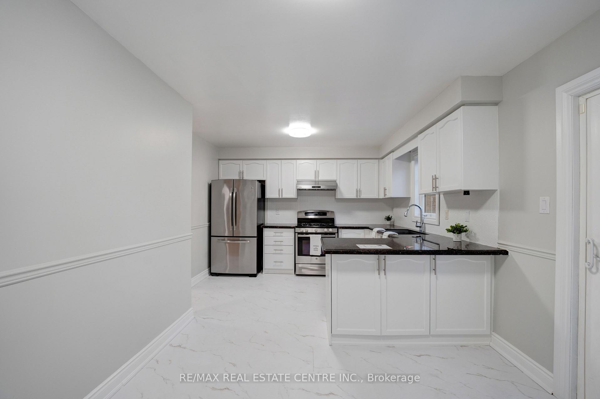 Photo 5 of 9 Amethyst Circle S, Brampton, Bram East — HOMEH