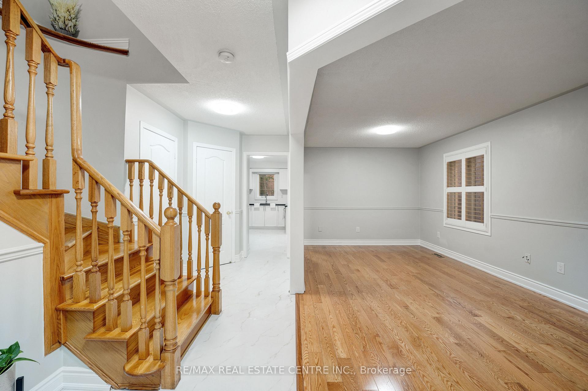 Photo 6 of 9 Amethyst Circle S, Brampton, Bram East — HOMEH